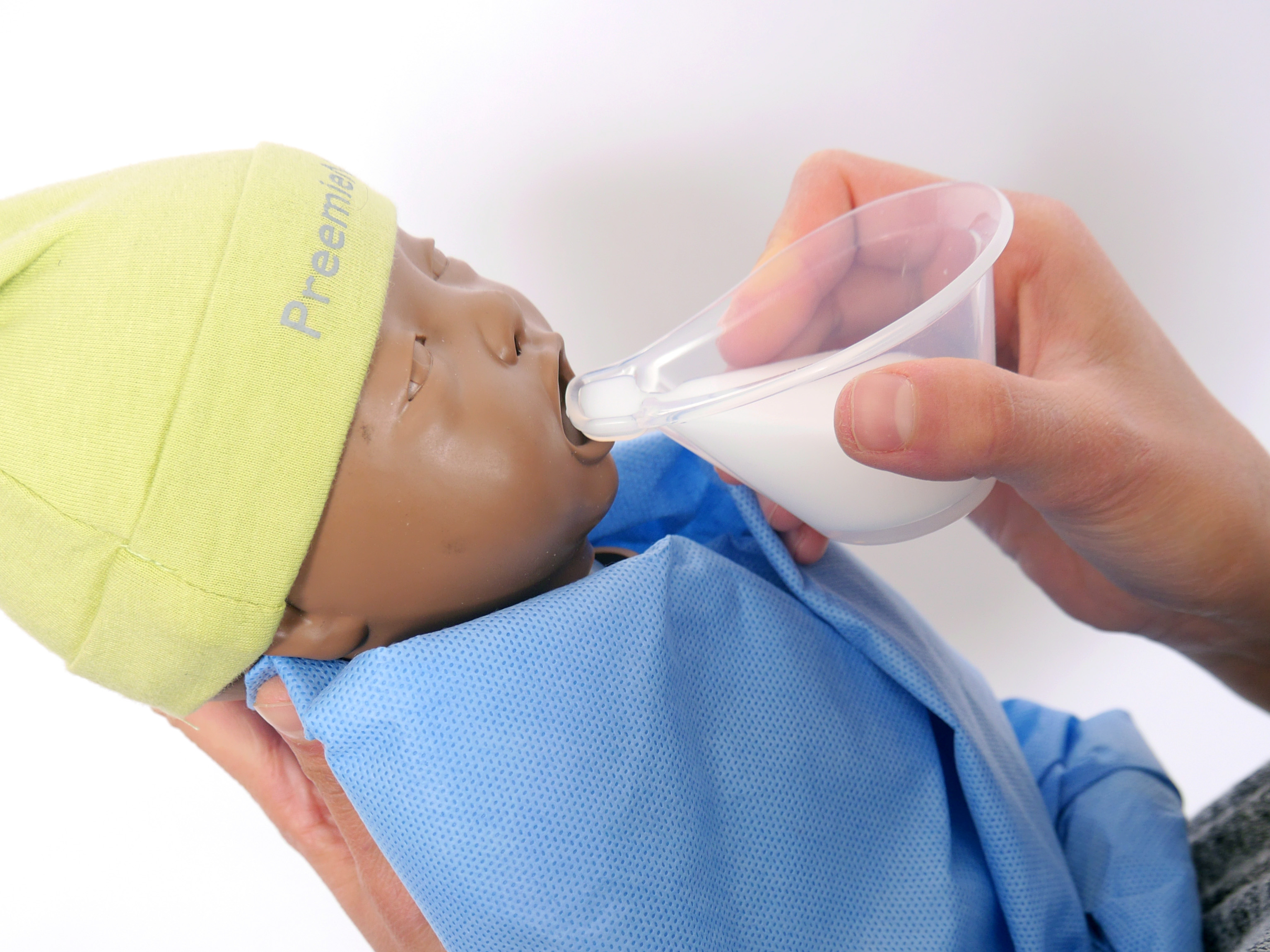 漂亮的Feeding Cup in use 0307.jpg
