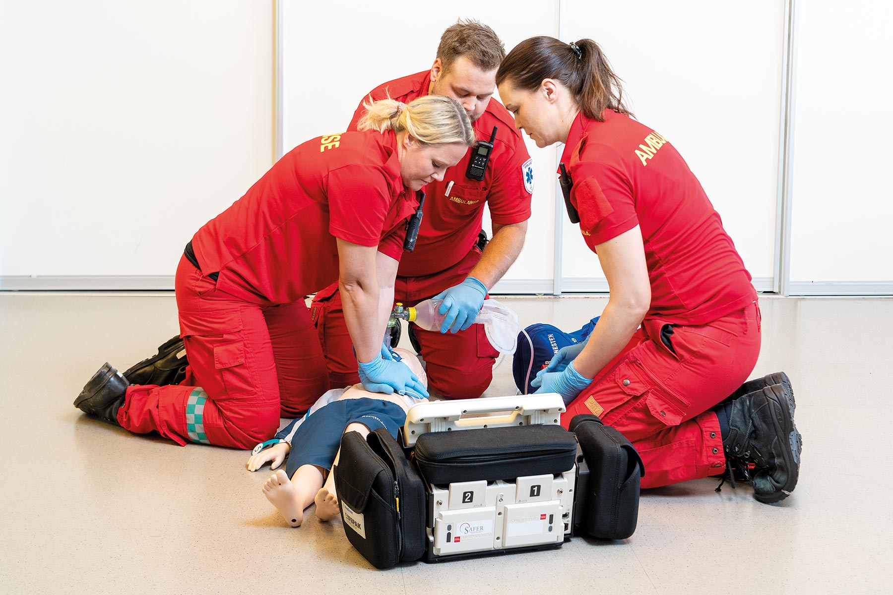 resusci-junior-team-training.jpg